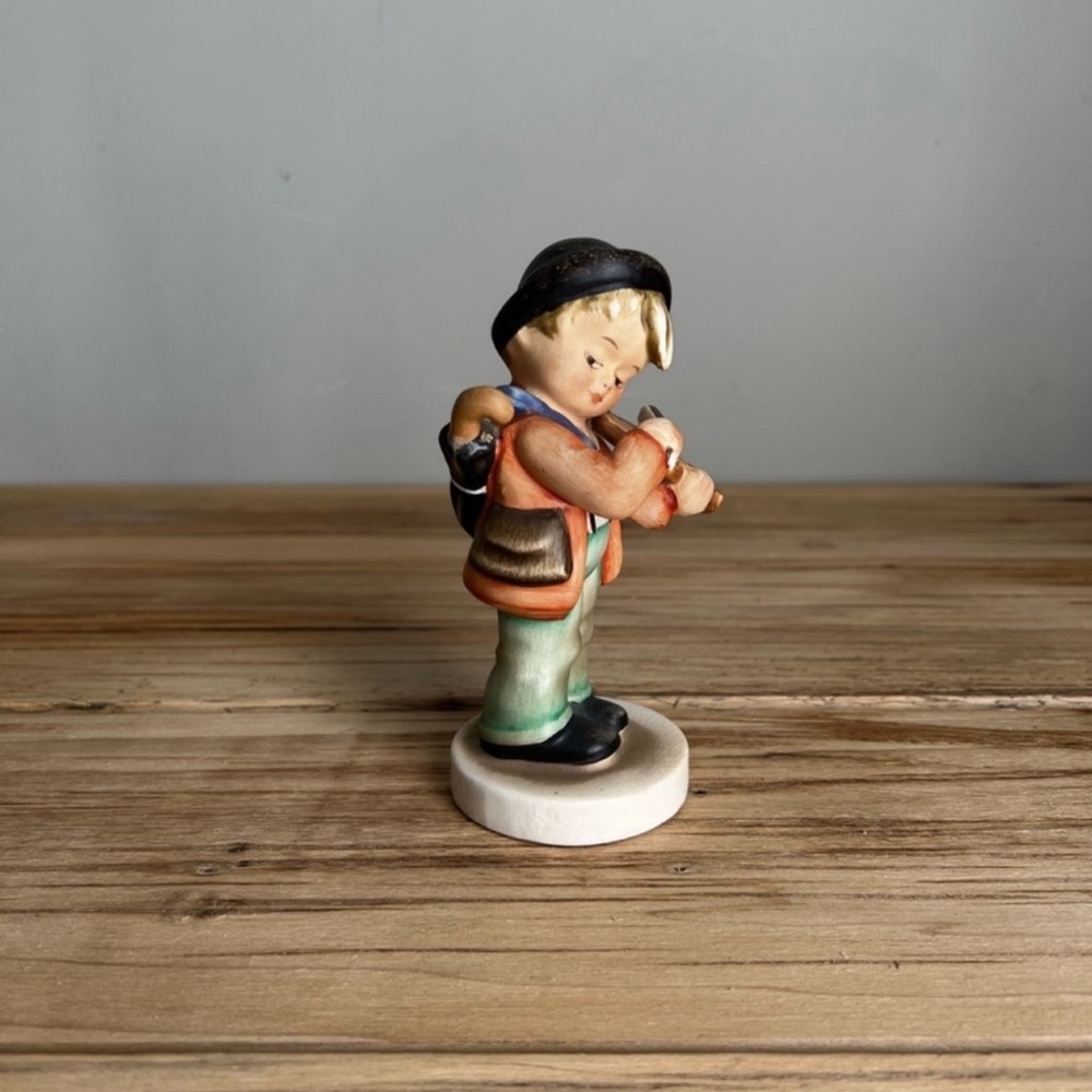 Vintage Homco “THE  FIDDLER” Porcelain Figurine